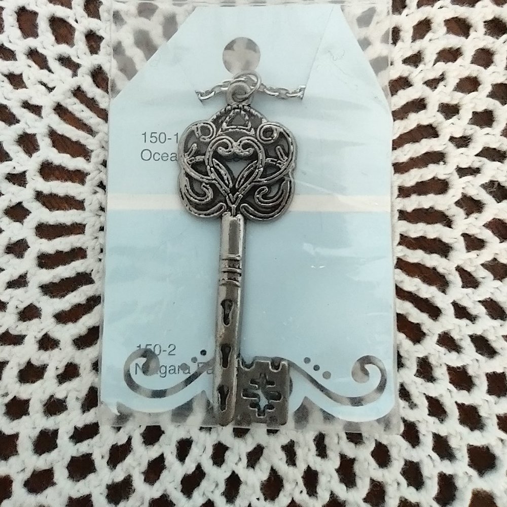 Rag Frog Revival decorative key pendant necklace 18"
